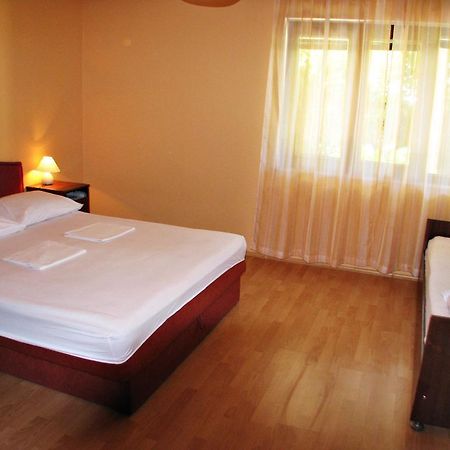 Apartments Miljak Omiš Eksteriør billede