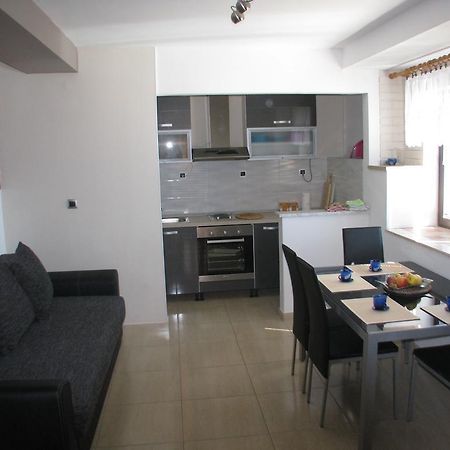 Apartments Miljak Omiš Eksteriør billede
