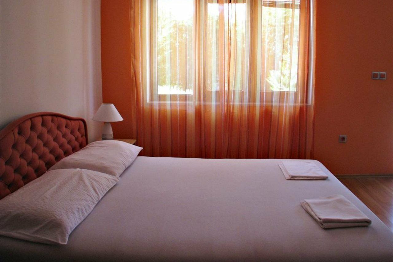 Apartments Miljak Omiš Eksteriør billede