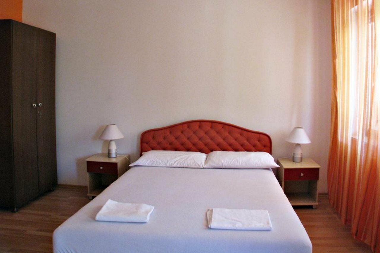 Apartments Miljak Omiš Eksteriør billede